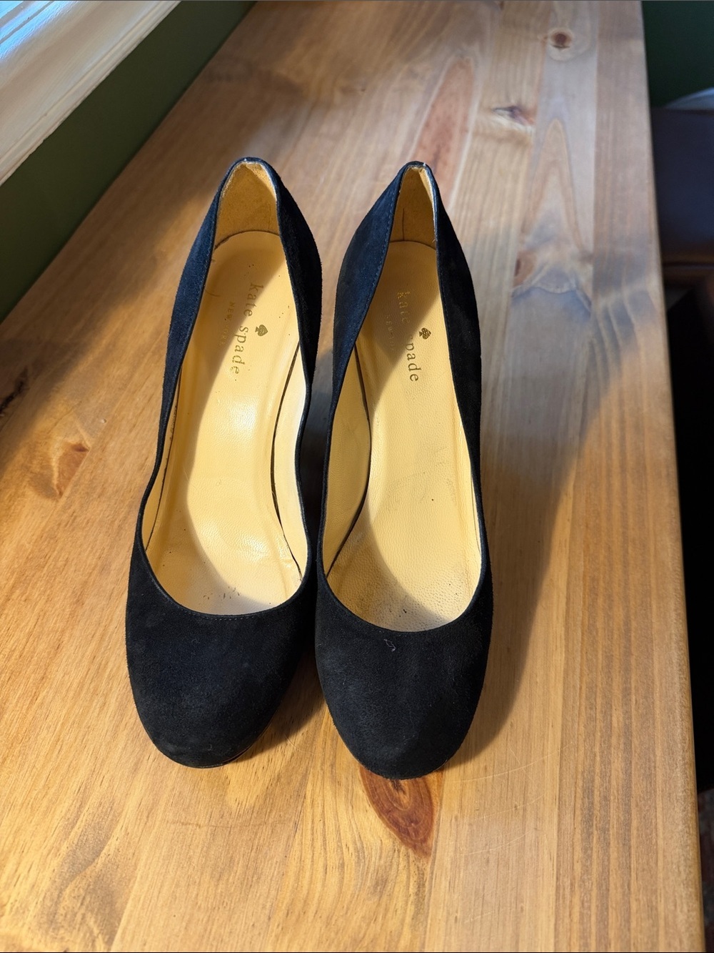 kate spade Vero Ouoio Black Suede Block Heel Pumps with Red Sole Accent - Picture 5 of 6